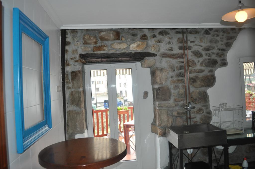 Bera  Hostal Auzoa מראה חיצוני תמונה
