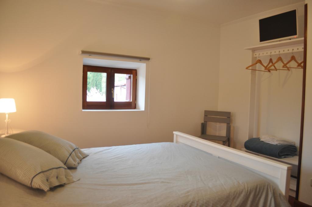 Bera  Hostal Auzoa מראה חיצוני תמונה