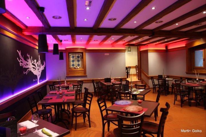 Bera  Hostal Auzoa מראה חיצוני תמונה